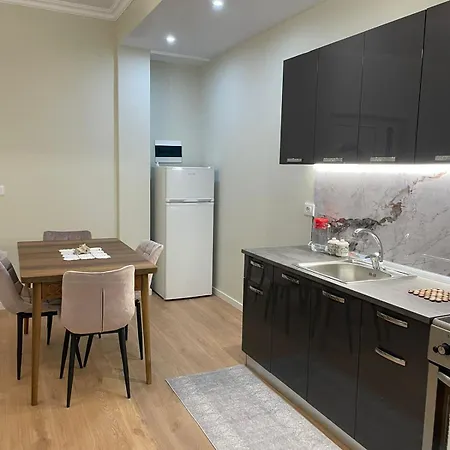 Apartman Vsv:second Flat+parking Kamëz